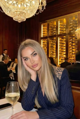 Raquel - Jumeirah photo