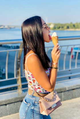 Litzy - Emirates Hills, Dubai photo