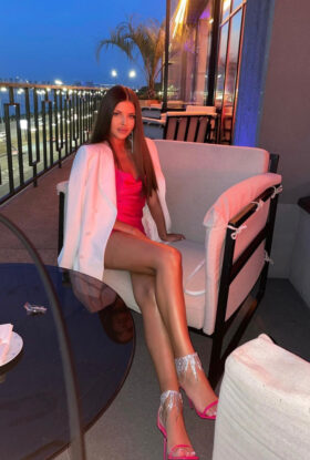Charlotte - Palm Jumeirah, Dubai photo