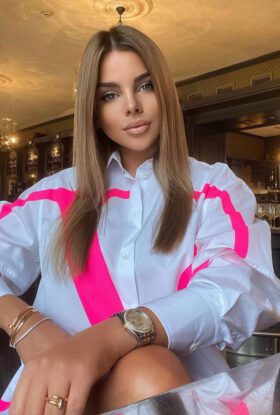 Larissa - Downtown Dubai photo